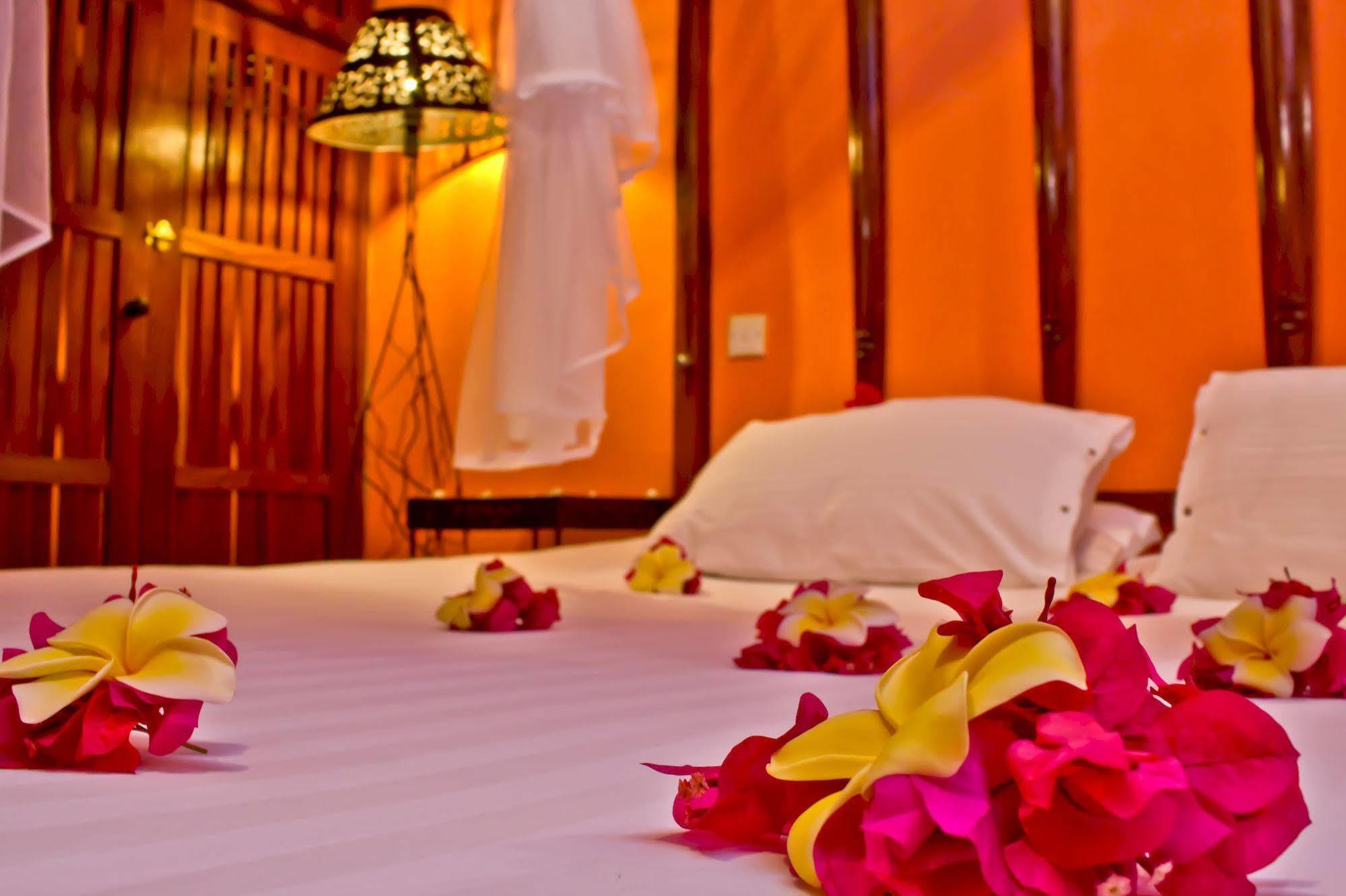 Nosy Be Hotel & Spa Ambaro Exterior foto